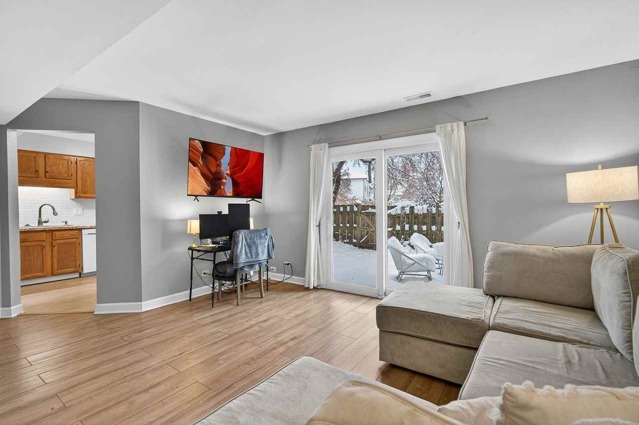 1391 Sherwood Ct - Photo 7 of 22