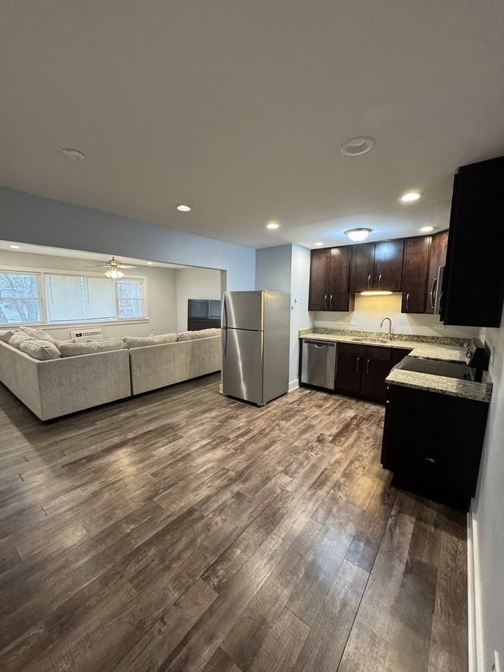 1443 Homestead Rd Apt 2nw #2NW - Photo 4 of 13