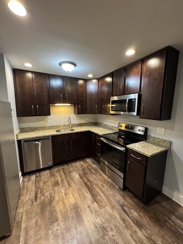 1443 Homestead Rd Apt 2nw #2NW - Photo 6 of 13