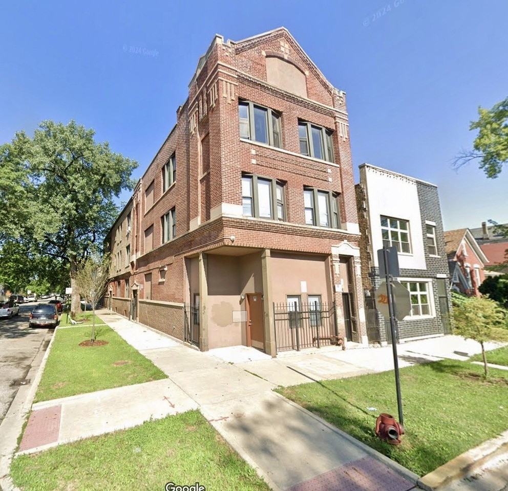 2258 S Sacramento Ave Apt 3 #3