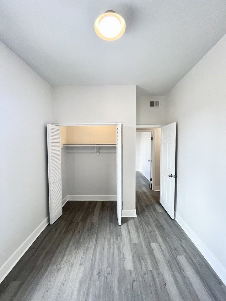 2258 S Sacramento Ave Apt 3 #3 - Photo 2 of 19