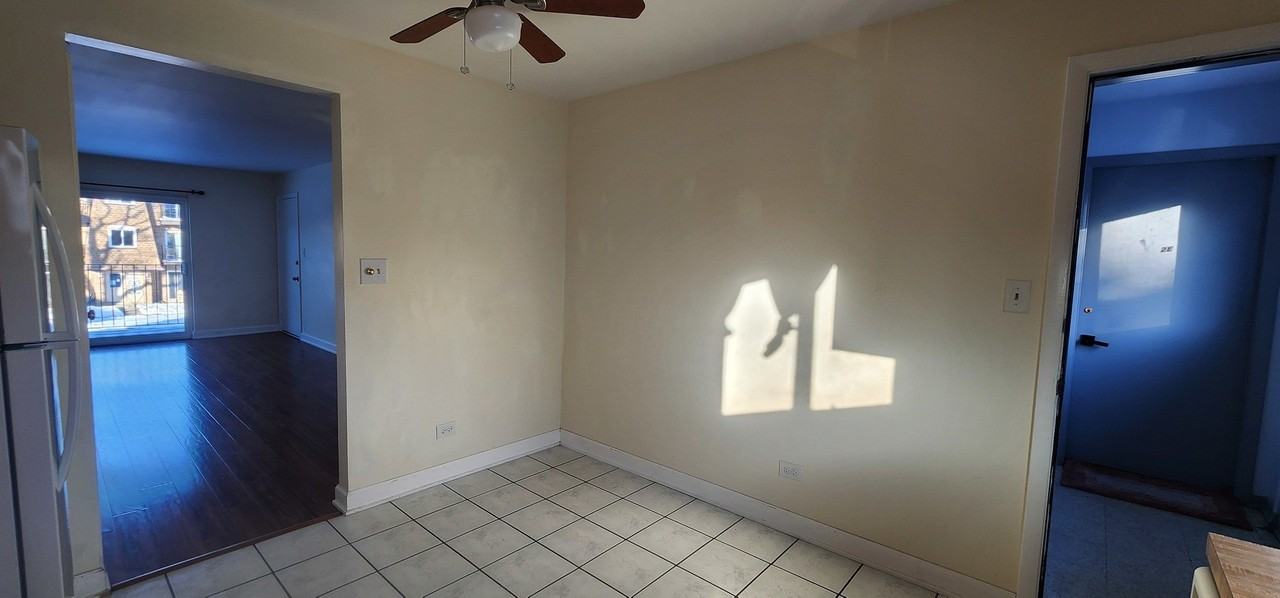 9422 Bay Colony Dr Apt 2w #2W - Photo 2 of 11