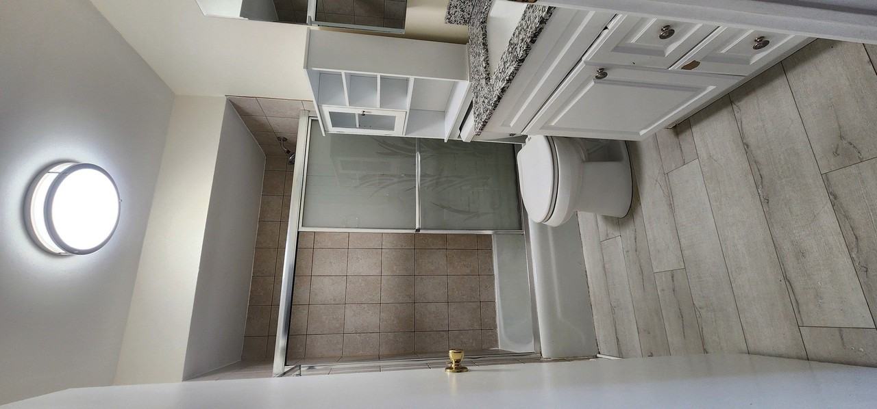 9422 Bay Colony Dr Apt 2w #2W - Photo 7 of 11