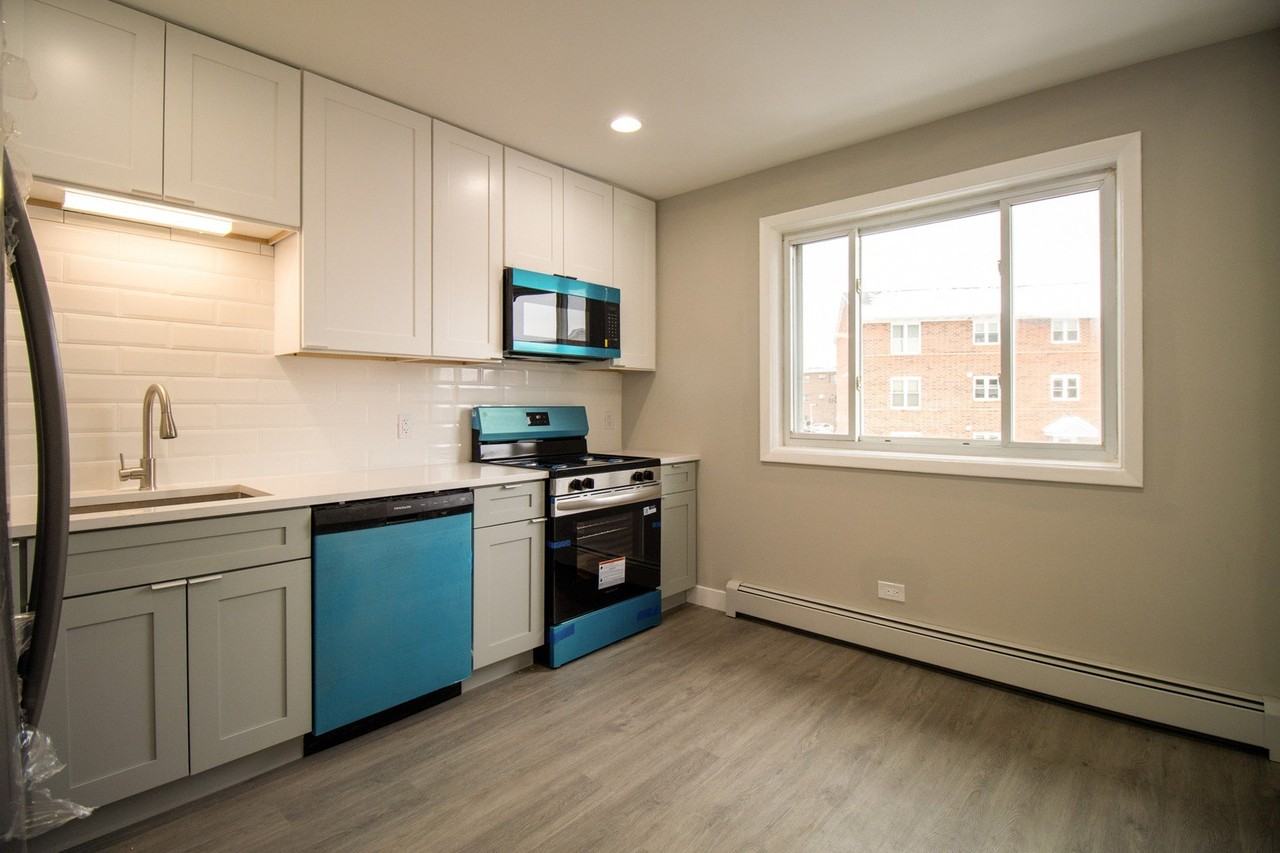 10457 Dearlove Rd Apt A1 #1A - Photo 3 of 12