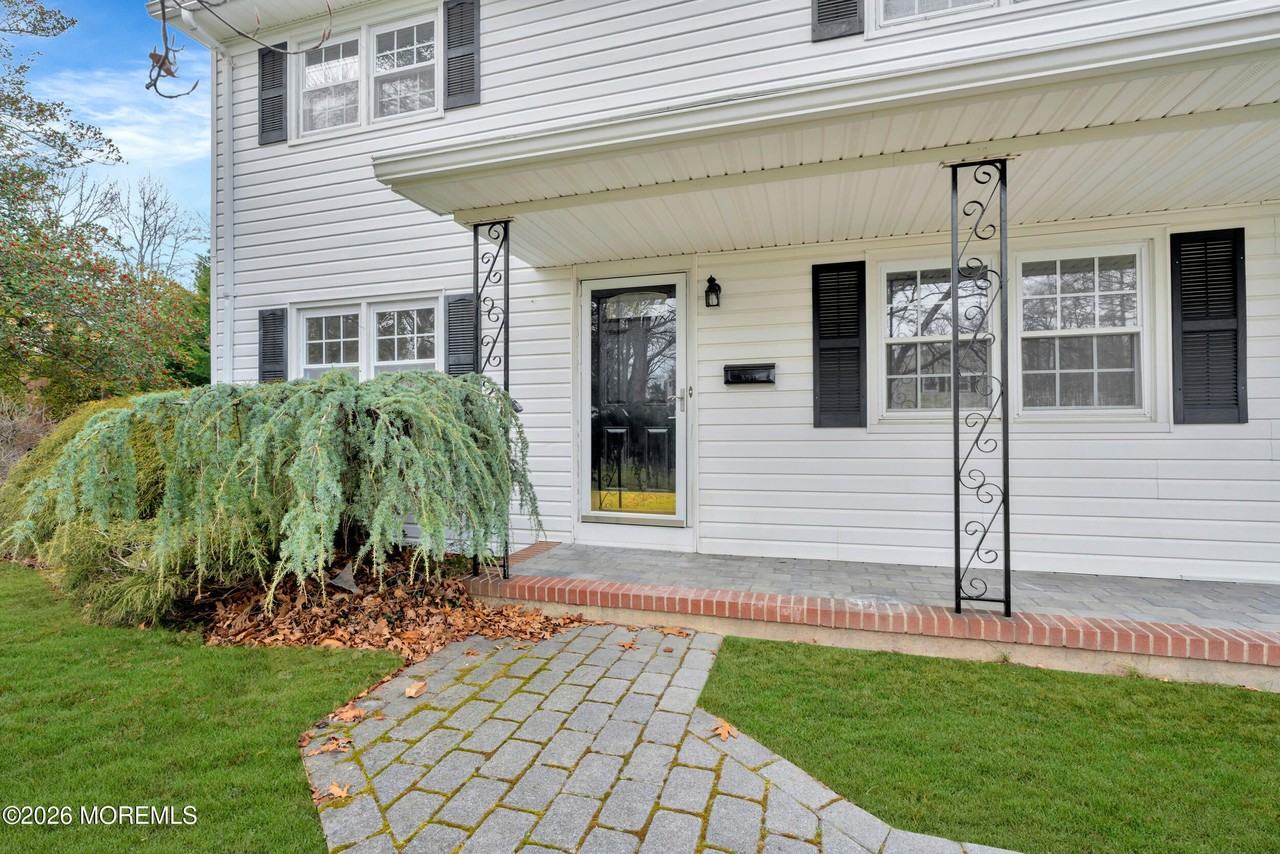 429 Lake Ave - Photo 3 of 42