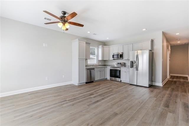 406 Community St - Photo 3 of 15