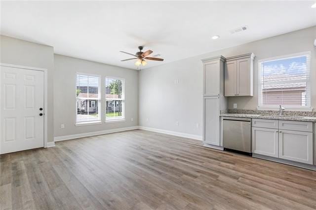 406 Community St - Photo 4 of 15