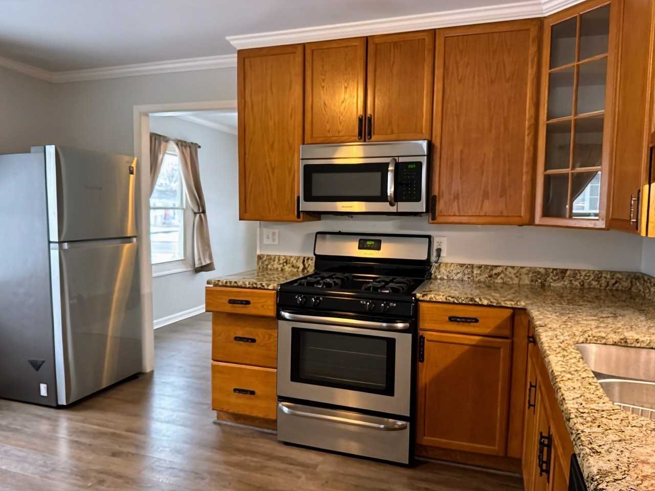 905 Brentwood Dr - Photo 5 of 23