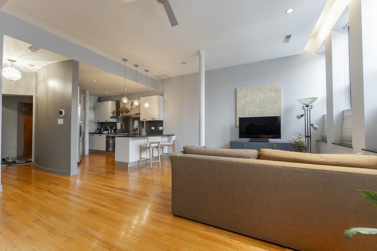 2300 W Armitage Ave Apt 5 #5 - Photo 5 of 29