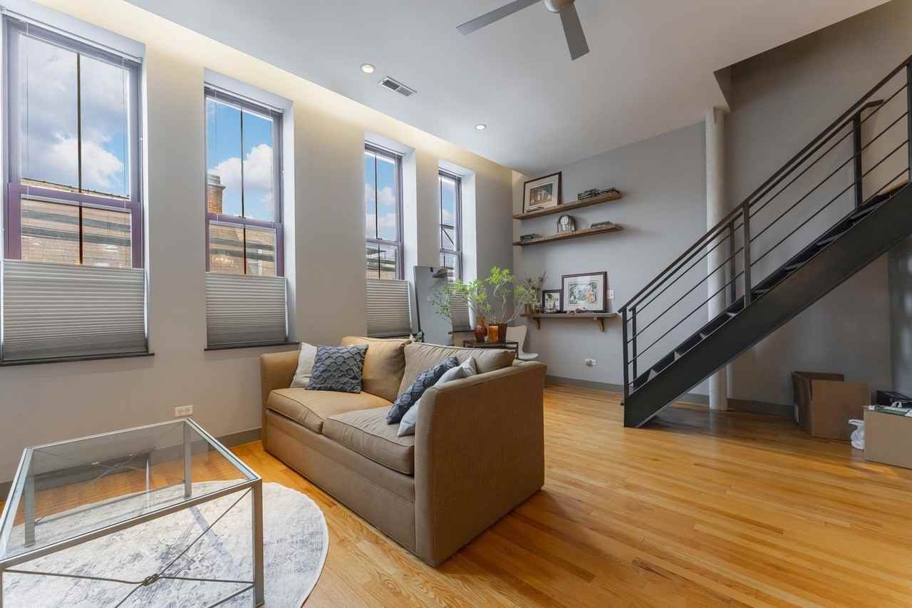 2300 W Armitage Ave Apt 5 #5 - Photo 6 of 29