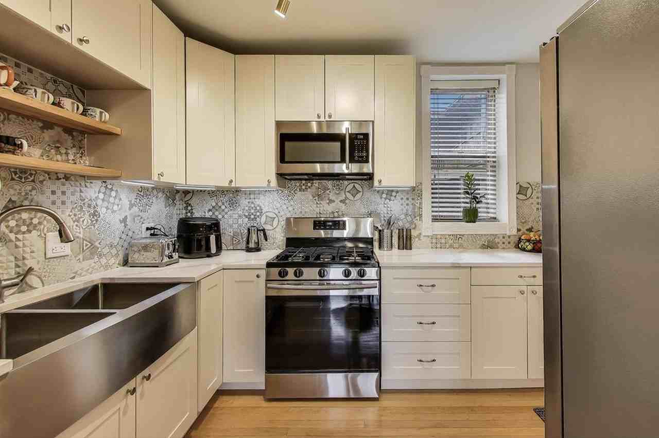 600 N La Grange Rd Apt A2 #A2 - Photo 3 of 20