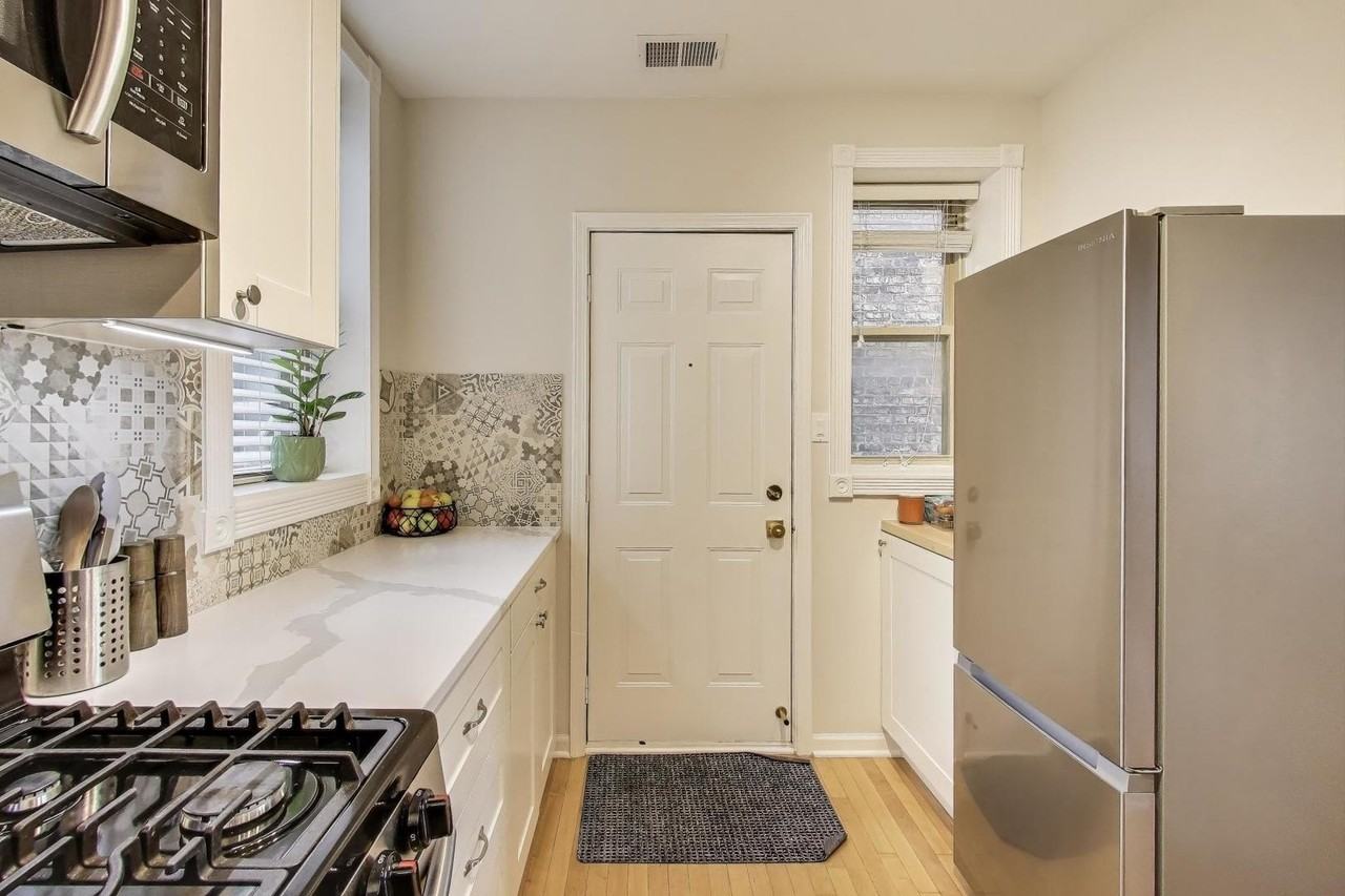 600 N La Grange Rd Apt A2 #A2 - Photo 5 of 20