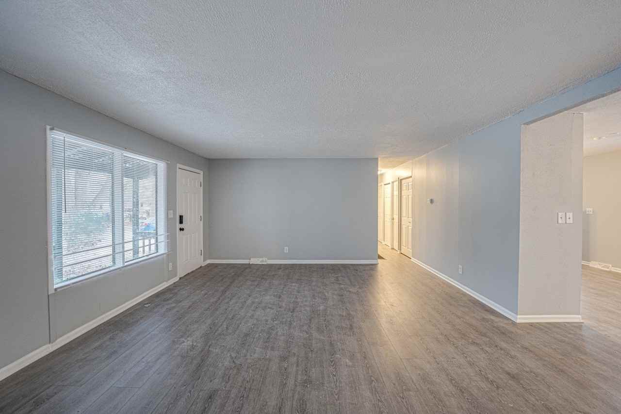 2932 Cameron Ave - Photo 4 of 21