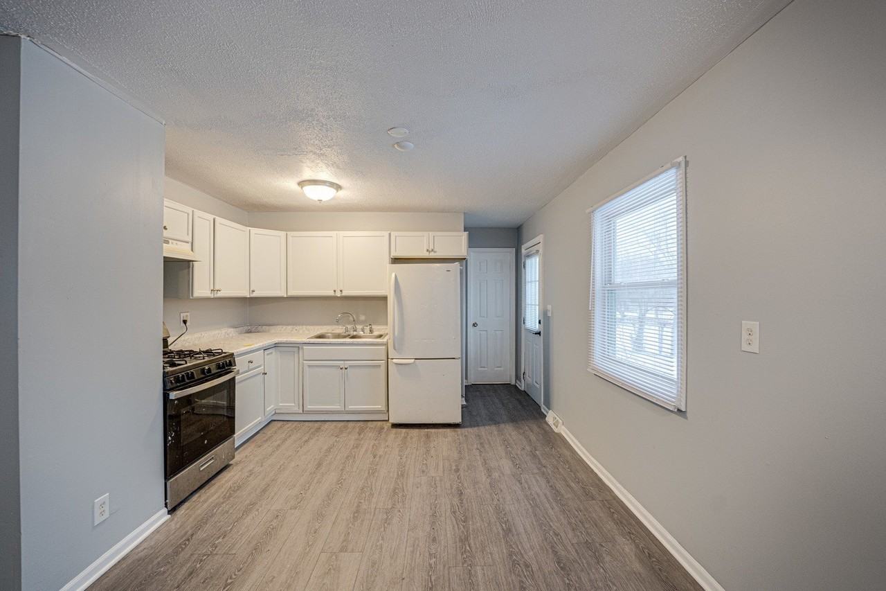 2932 Cameron Ave - Photo 6 of 21