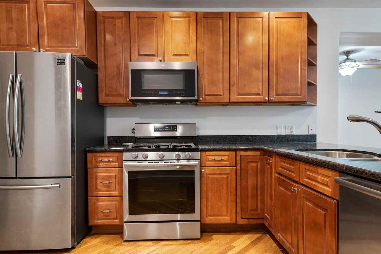 7010 S Clyde Ave Apt 3n #3N - Photo 7 of 19