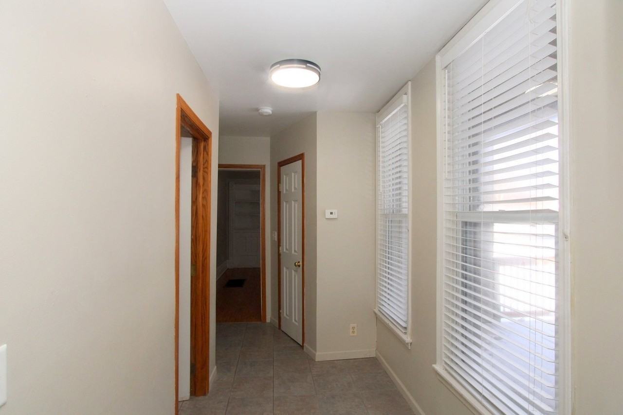 17 W Crystal Lake Ave Unit 17 #17 - Photo 4 of 12