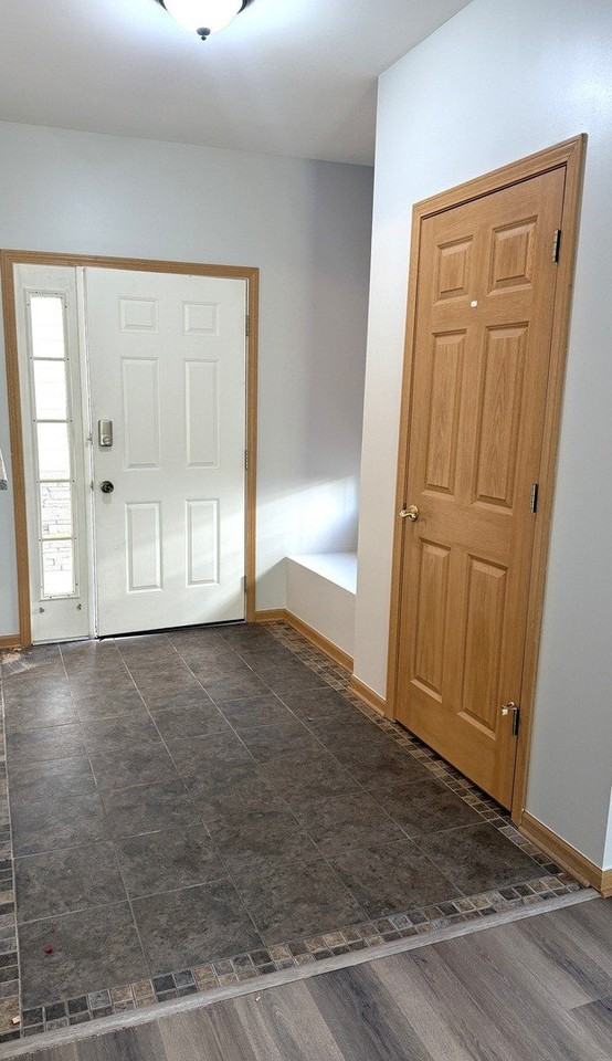 810 Woodewind Dr Unit 810 #810 - Photo 3 of 16