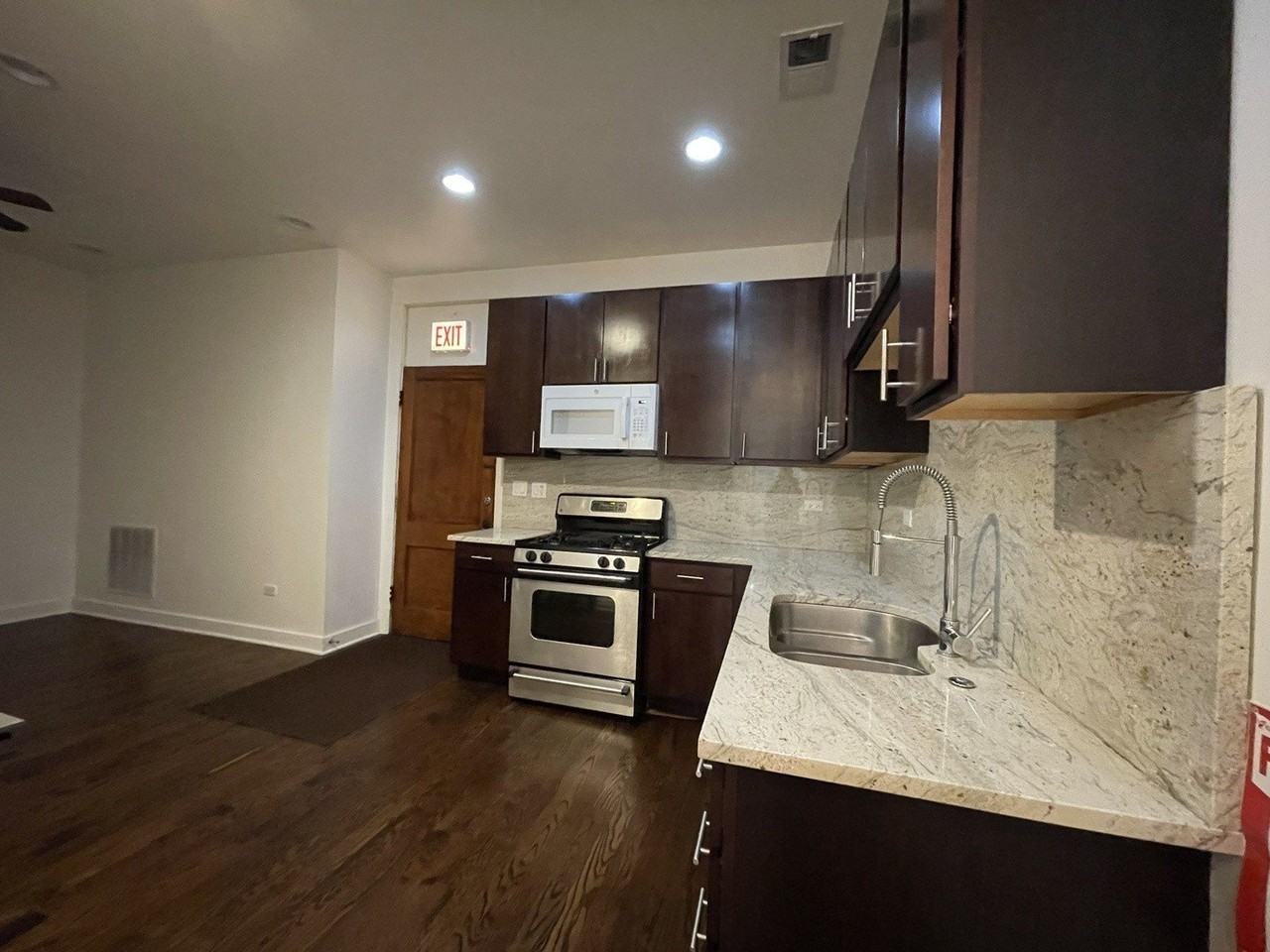 3112 N California Ave Unit 1 #1 - Photo 6 of 13