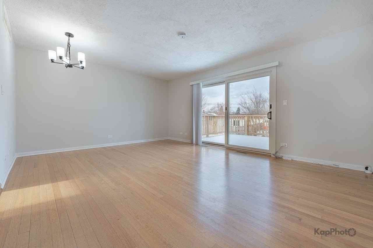 8170 Northway Dr - Photo 5 of 30