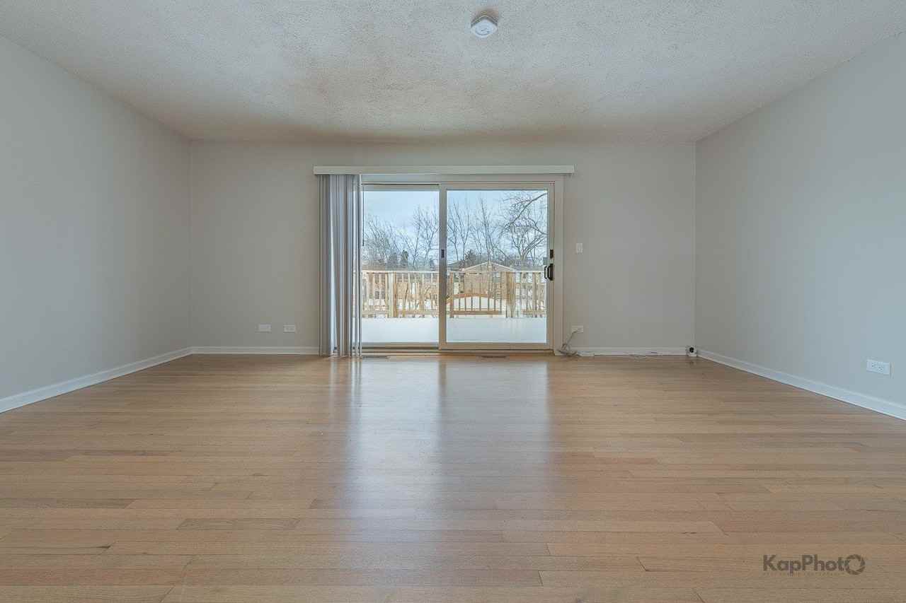 8170 Northway Dr - Photo 6 of 30