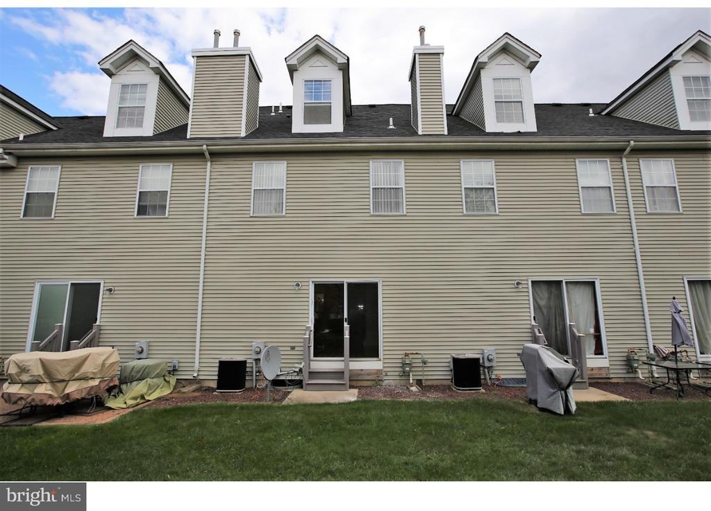 1603 Blossom Cir - Photo 3 of 4