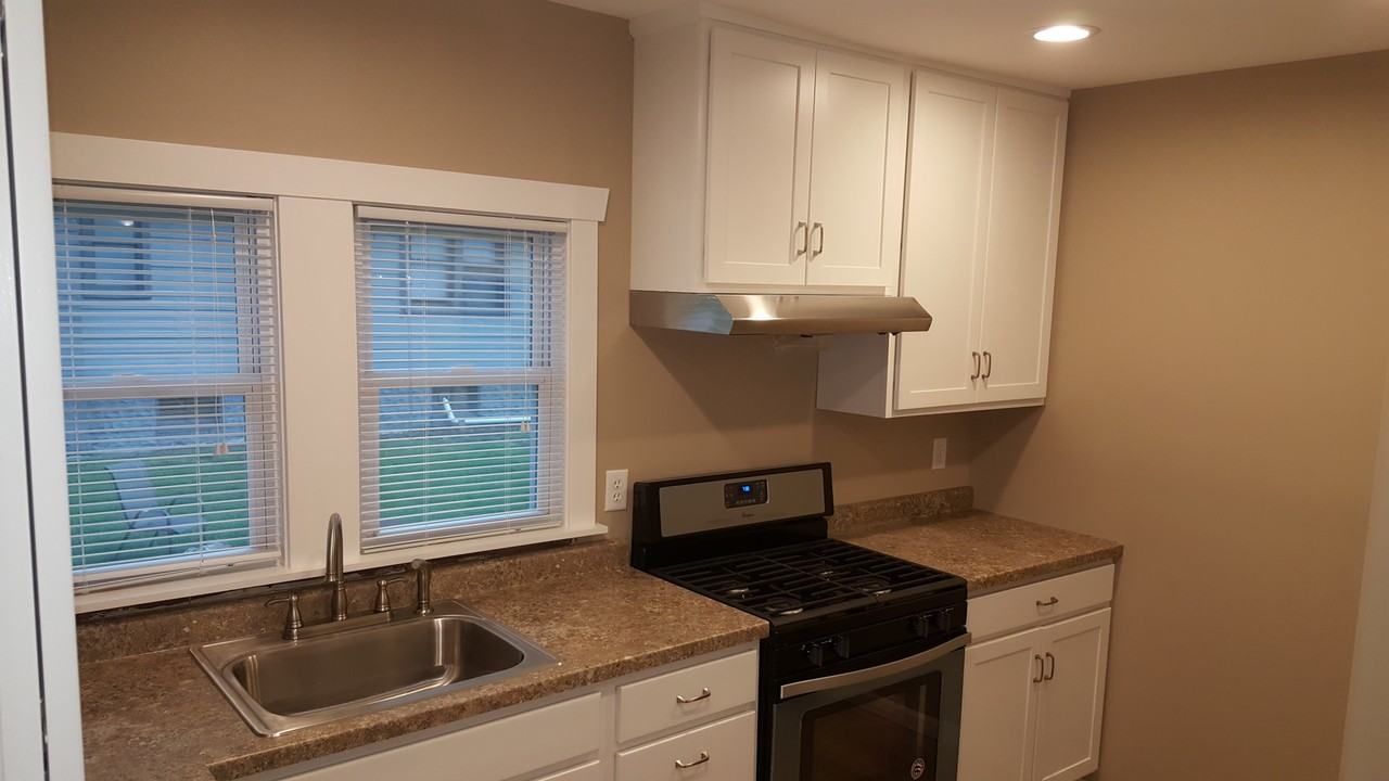 6N998 Wabash Ave ##F - Photo 7 of 17