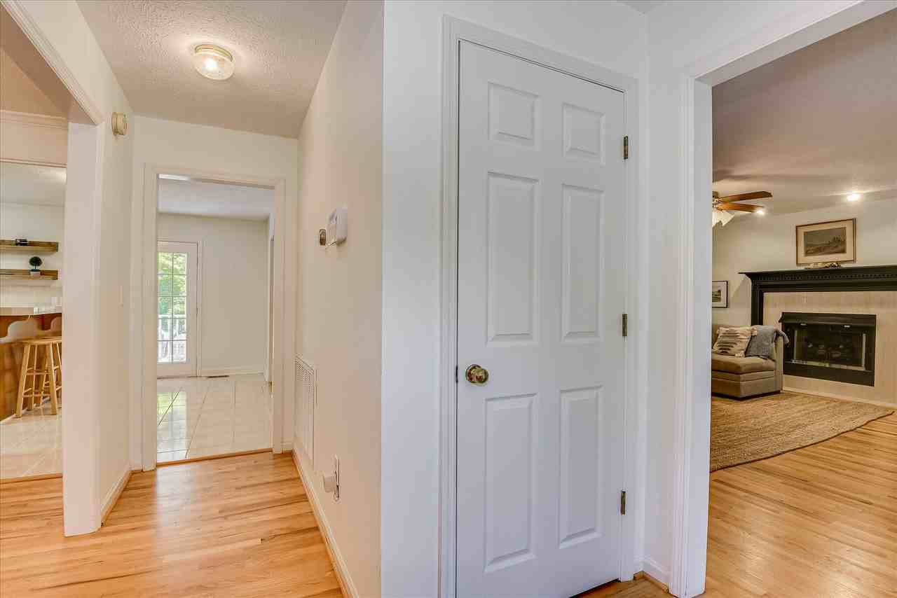 869 Hickory Ridge Rd - Photo 4 of 48