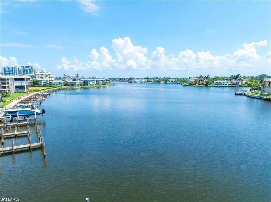 3070 Gulf Shore Blvd N #103 - Photo 5 of 50