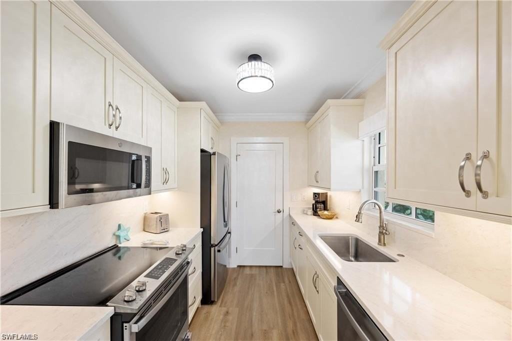 3070 Gulf Shore Blvd N #103 - Photo 3 of 50