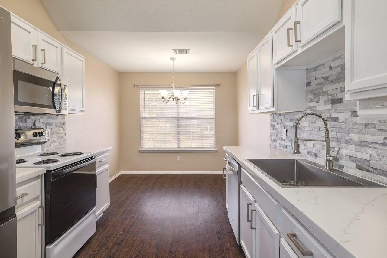 1019 Leeds Castle Walk - Photo 7 of 29