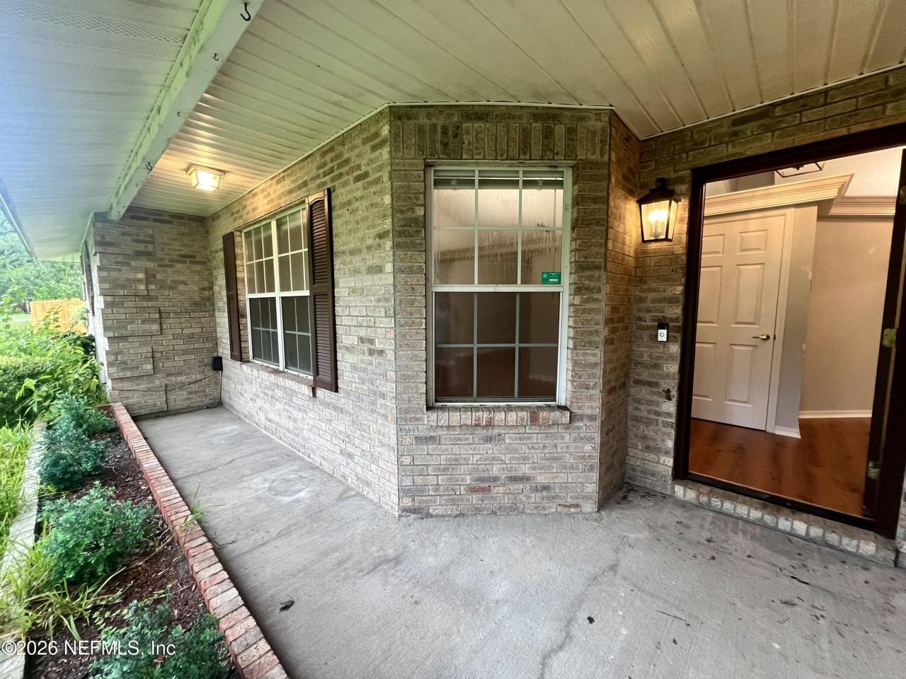 1800 Castille Dr - Photo 5 of 30