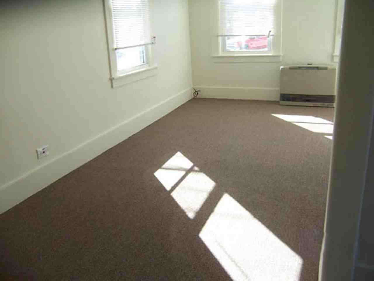 31 N Main St - Photo 4 of 12