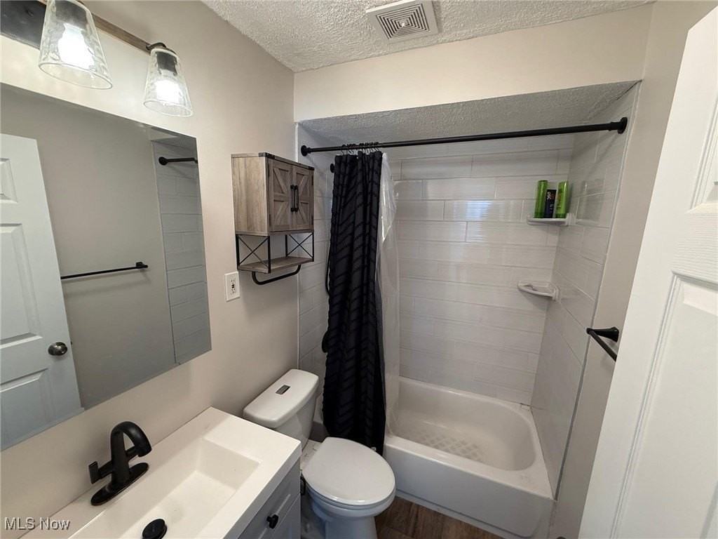 23058 Drake Rd - Photo 7 of 17