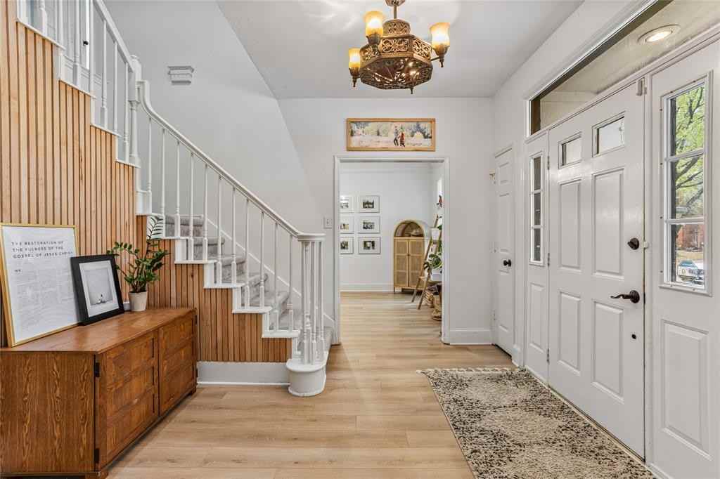 5325 Cambridge Ct - Photo 7 of 39