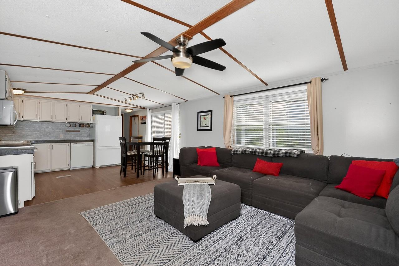 9166 Porter Rd - Photo 4 of 27