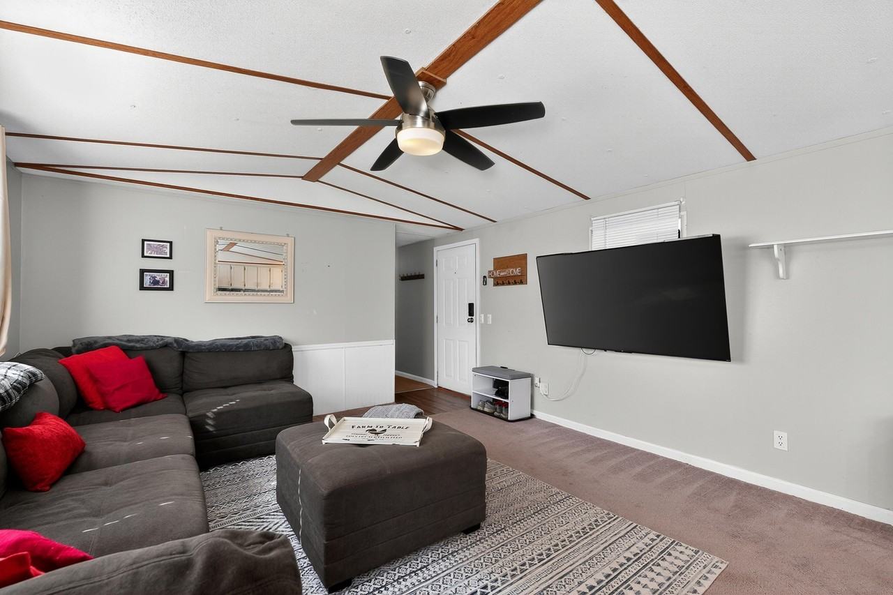 9166 Porter Rd - Photo 5 of 27