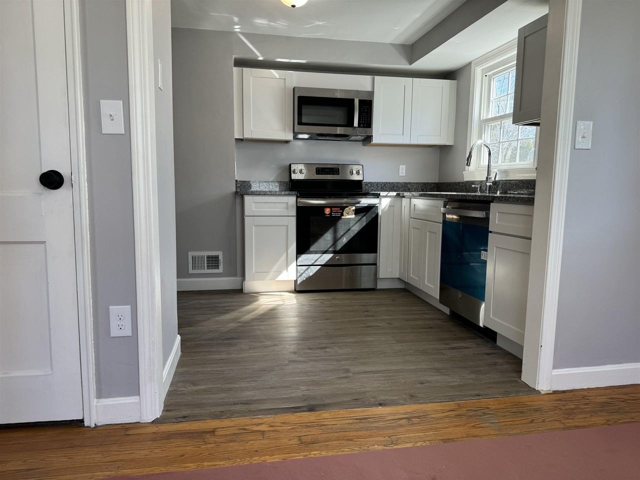 1567 Paule Ave - Photo 3 of 15