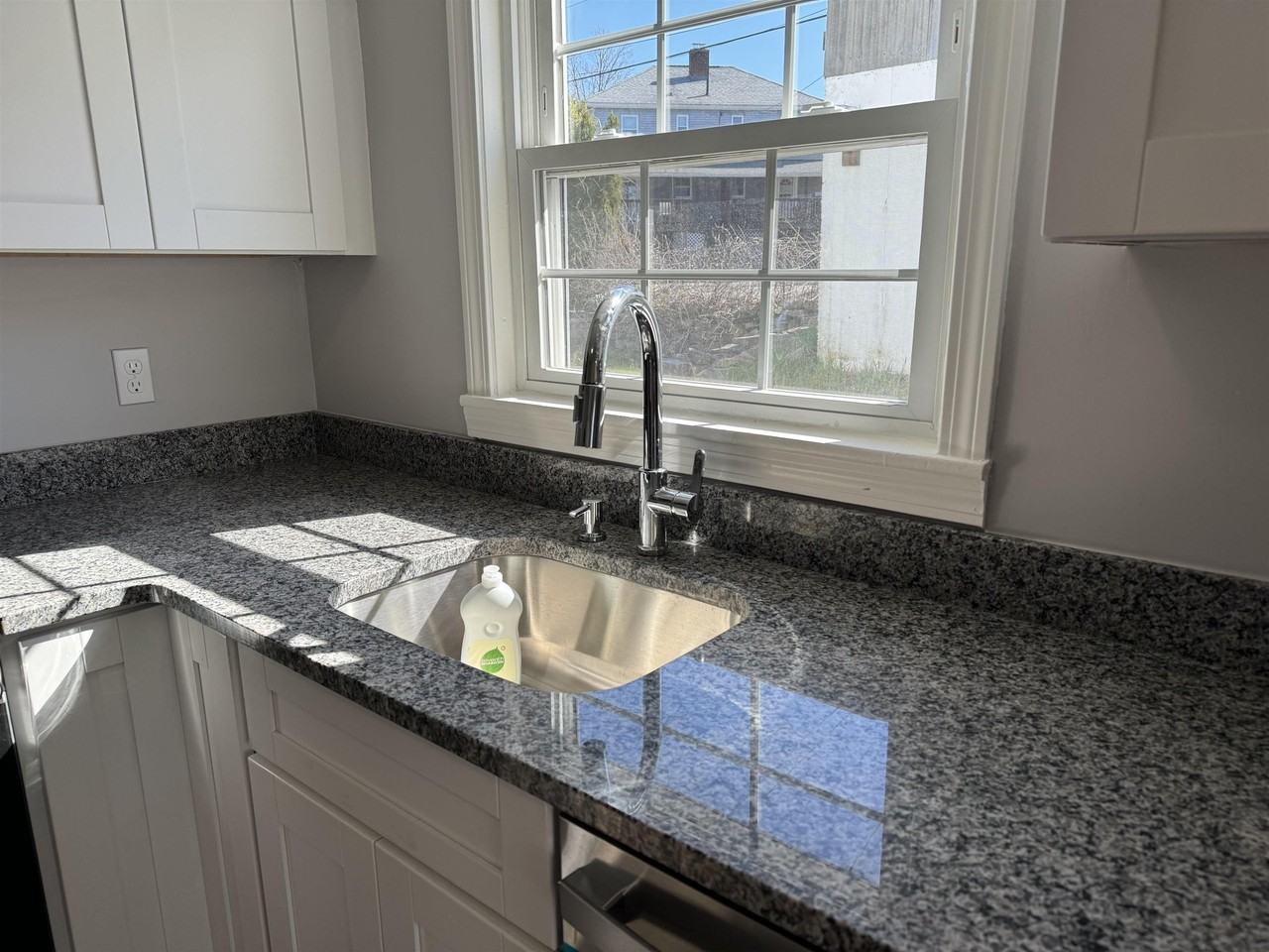 1567 Paule Ave - Photo 5 of 15