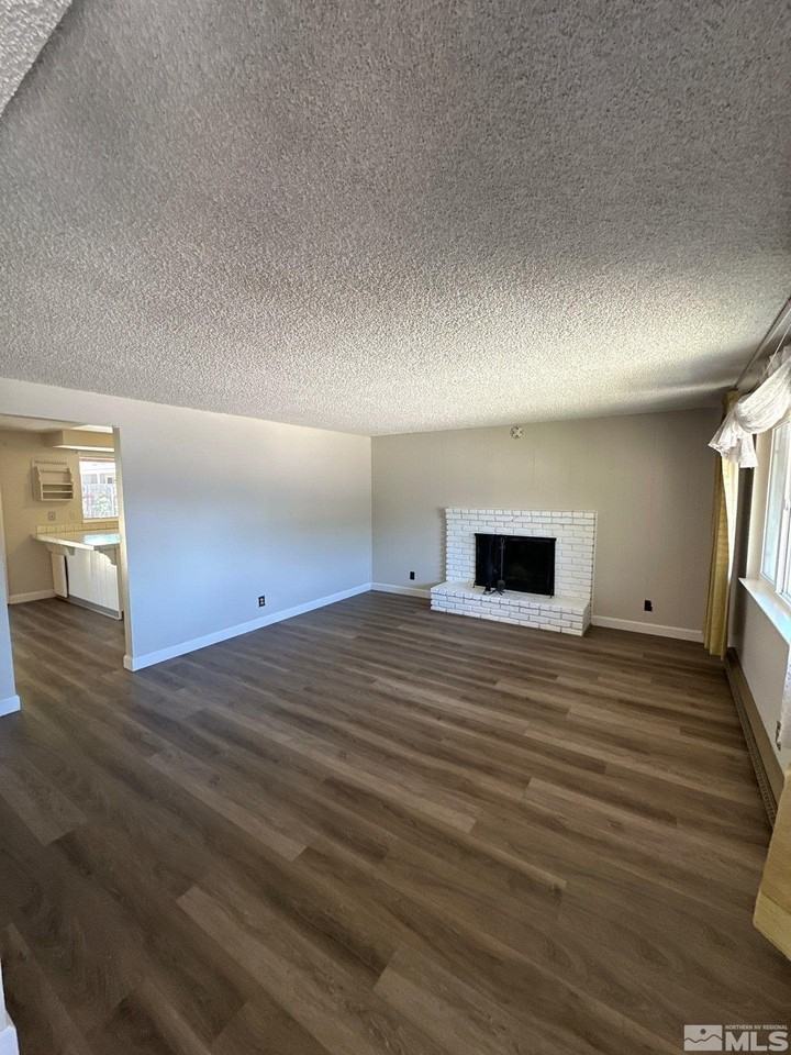 462 Steffanie Way - Photo 3 of 20