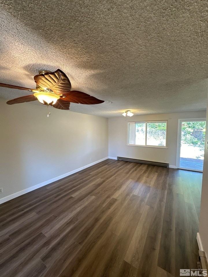 462 Steffanie Way - Photo 6 of 20