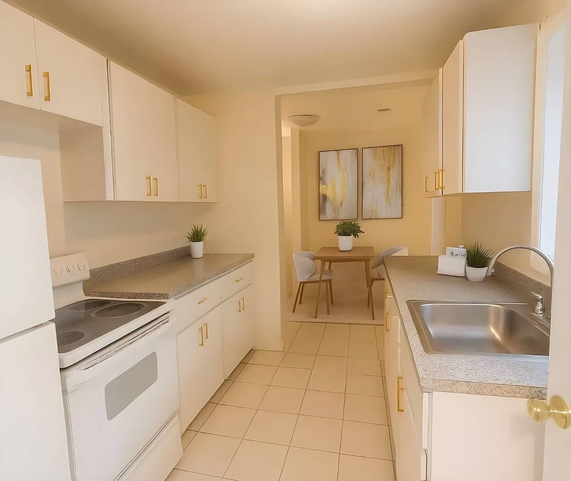 13872 Francis Lewis Blvd - Photo 4 of 7