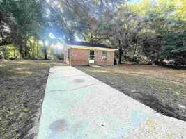 featured image of 1731 Knight Dr