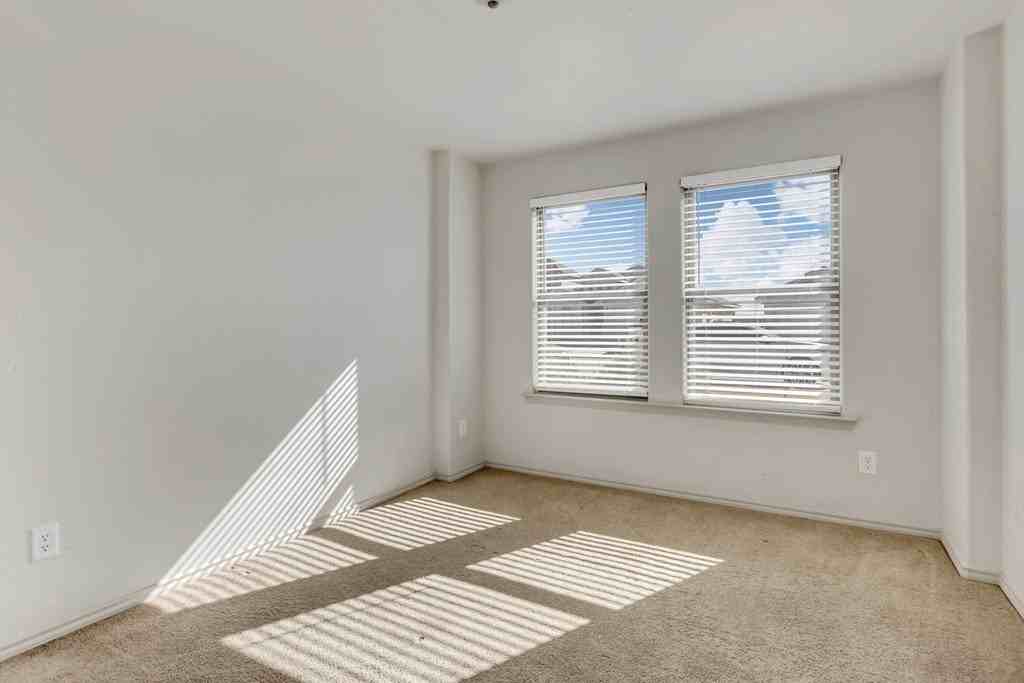 8325 E County Road 114 - Photo 4 of 20