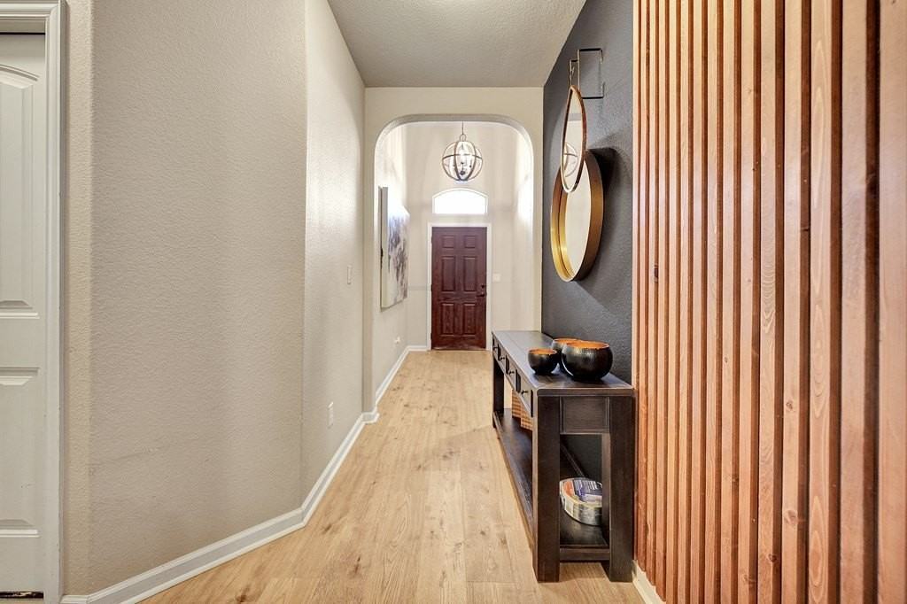 6402 Potomac Pkwy - Photo 5 of 29