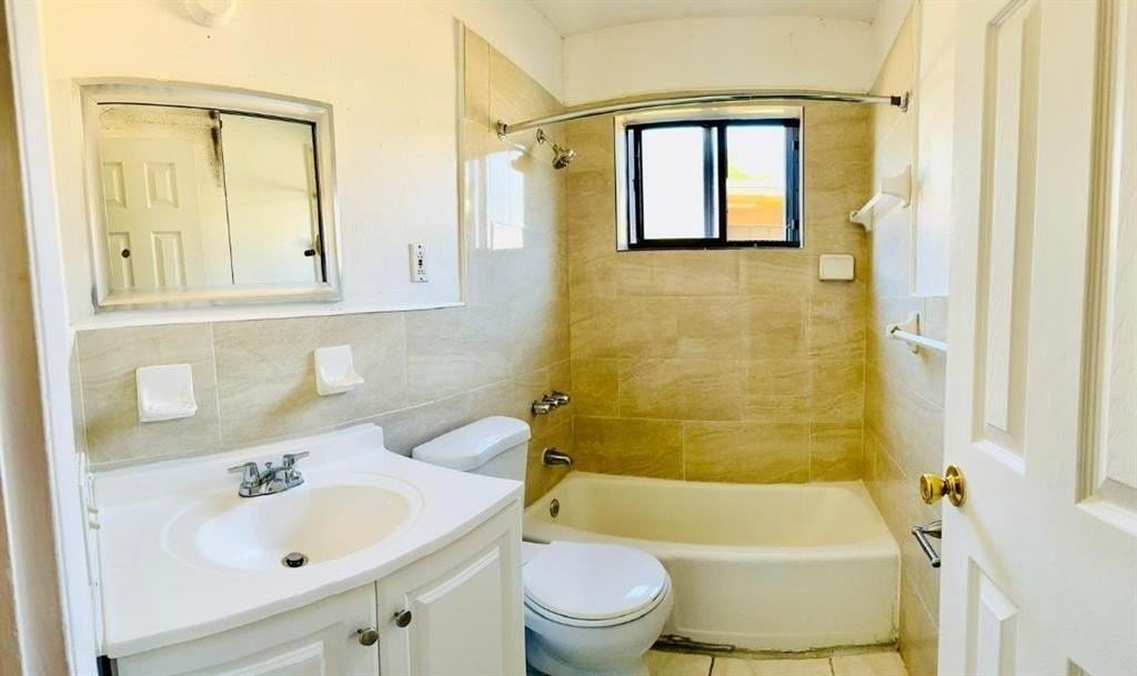 1230 Ne 136th Ter - Photo 6 of 10