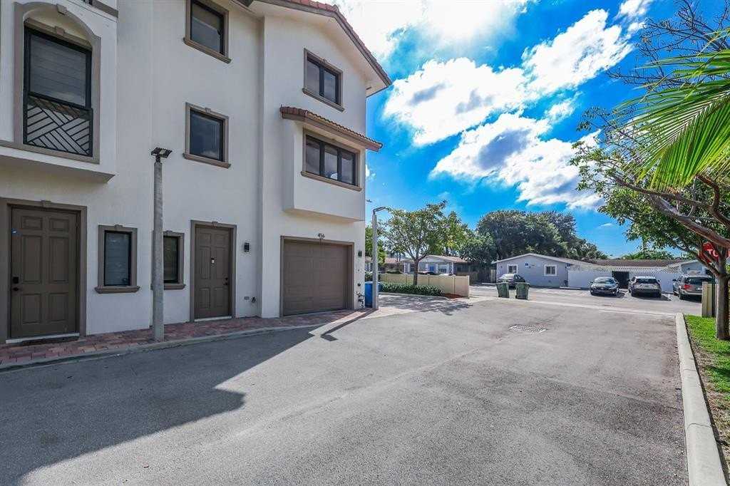 456 Nw 41st St - Photo 2 of 44