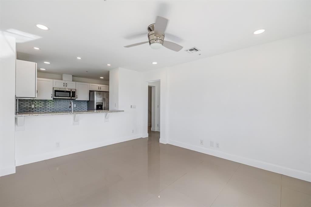 456 Nw 41st St - Photo 7 of 44