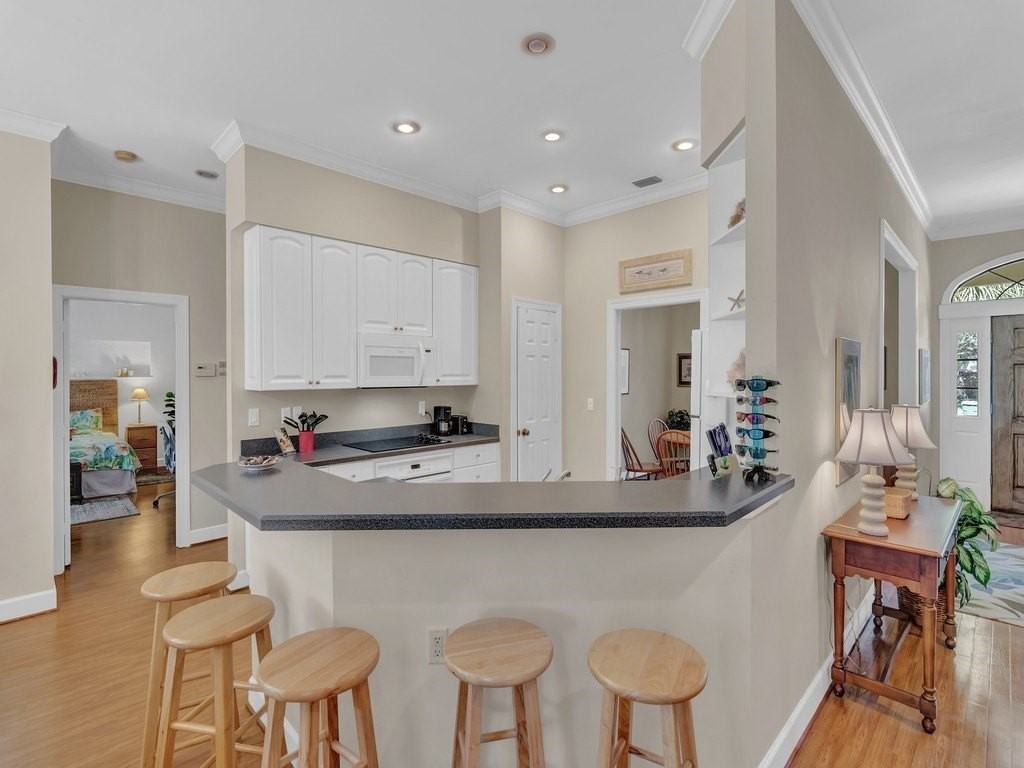 2225 Seaside St - Photo 6 of 36