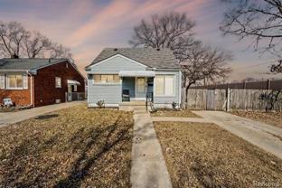 837 E Maxlow Ave - Photo 1 of 1