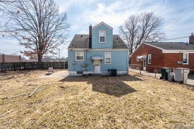 837 E Maxlow Ave - Photo 6 of 9